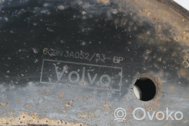 Volvo V60 Dolny wahacz przedni 