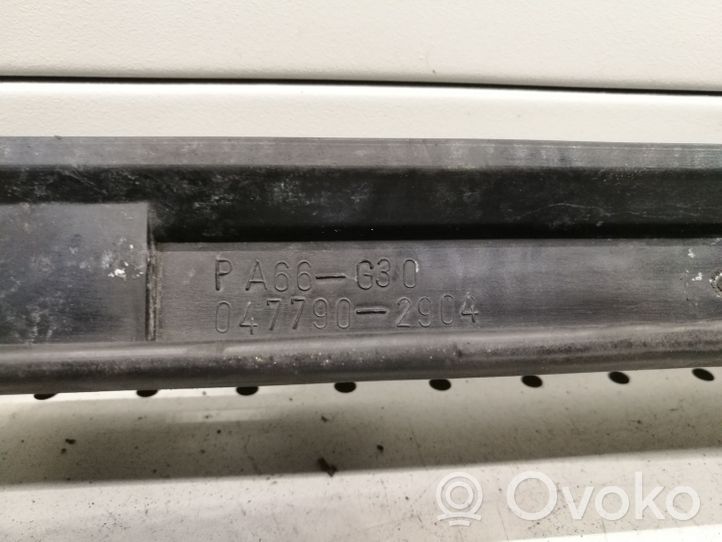 Mercedes-Benz E W212 Šoninė dalis radiatorių panelės (televizoriaus) 0477902904