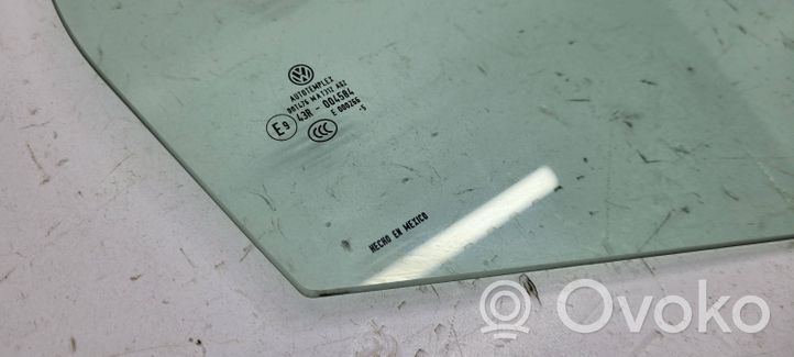 Volkswagen Jetta V Rear door window glass 