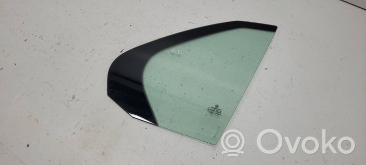 Volkswagen Jetta V Rear vent window glass 