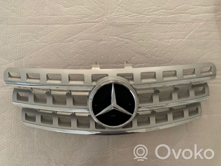 Mercedes-Benz ML W164 Grille calandre supérieure de pare-chocs avant MERCEDES