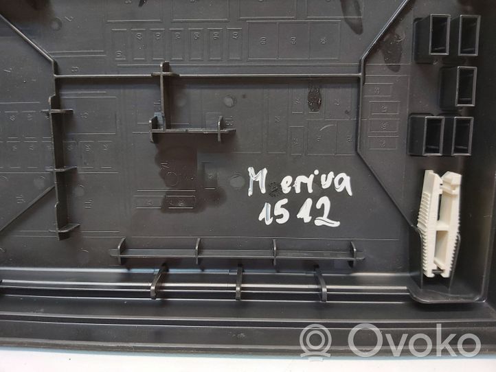 Opel Meriva B Pokrywa skrzynki bezpieczników 13246936