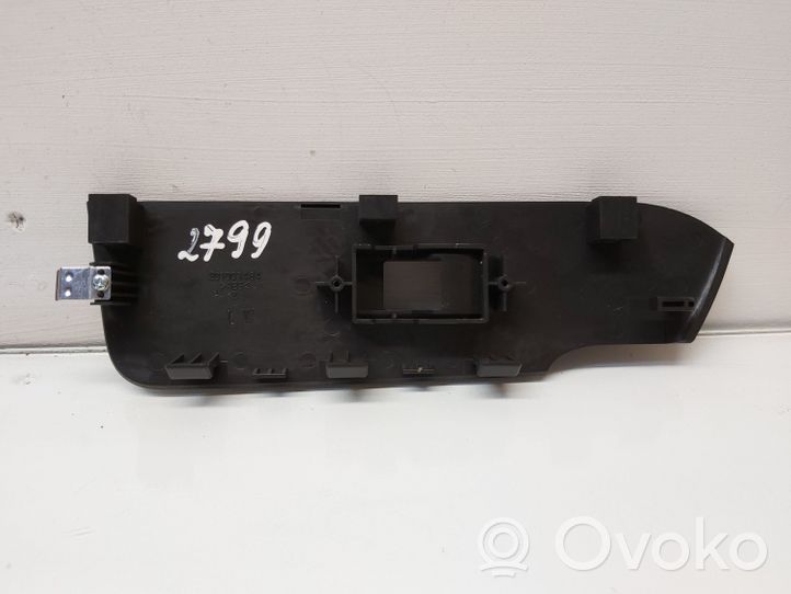 Chevrolet Captiva Front door window switch trim 201003484