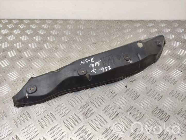 Mercedes-Benz E C207 W207 Rivestimento dell’estremità del parafango A2078890125