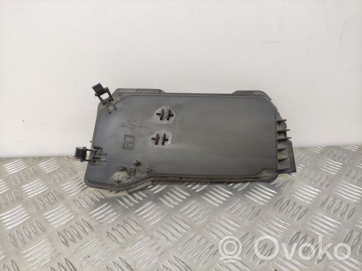 Mercedes-Benz E C207 W207 Coperchio scatola dei fusibili A2045490082