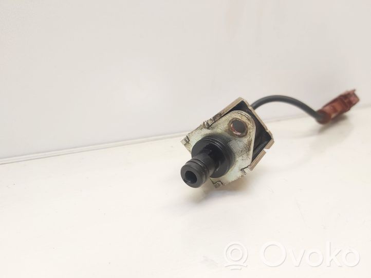 Volkswagen Golf VII Turboahtimen magneettiventtiili 04L907284