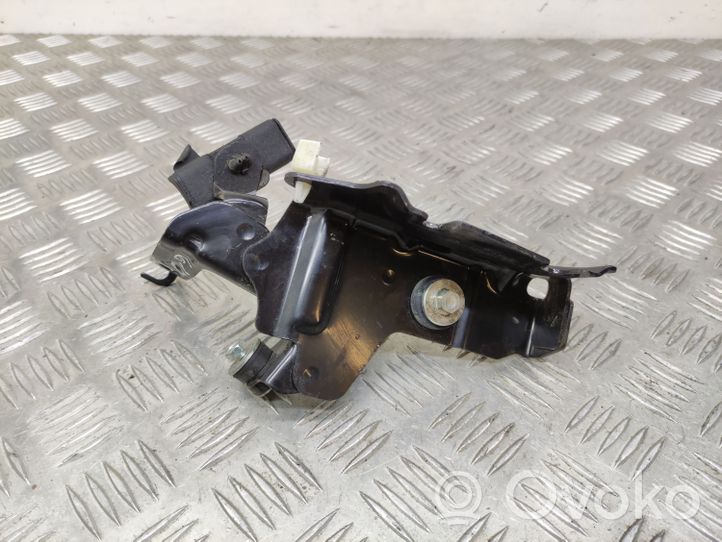 Mazda 6 Supporto pompa ABS 