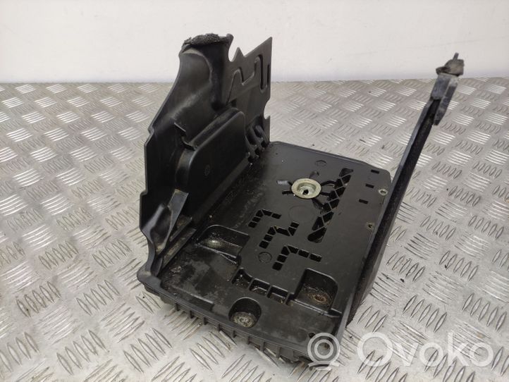 Volvo V70 Battery tray 6G9N10723