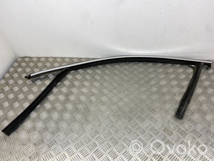 Volkswagen T-Roc Etuoven lasin muotolista 2GA837431