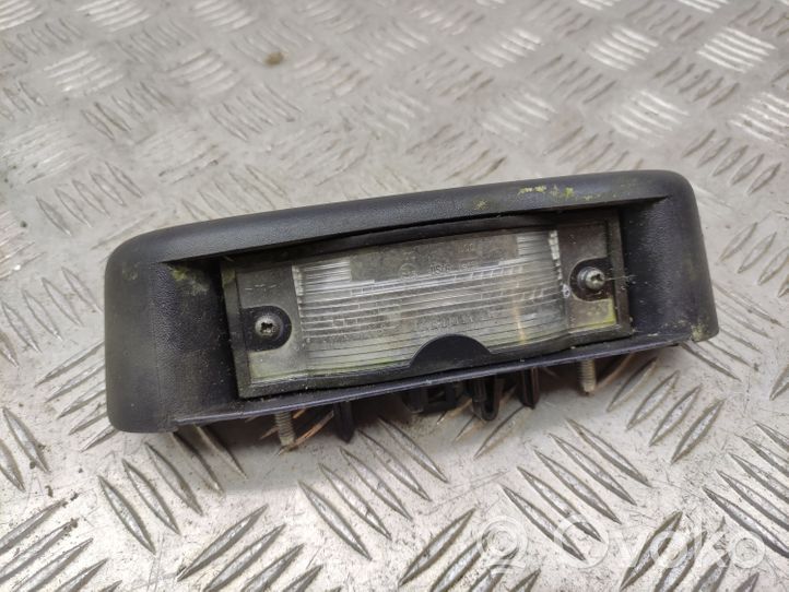 Opel Vivaro Lampa oświetlenia tylnej tablicy rejestracyjnej 8200434687