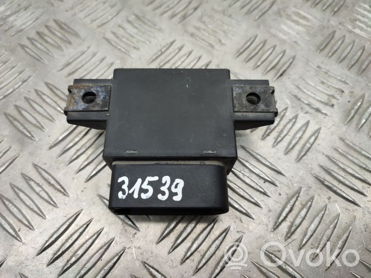 Audi A4 S4 B8 8K Polttoaineen ruiskutuspumpun ohjainlaite/moduuli 8K0906093D