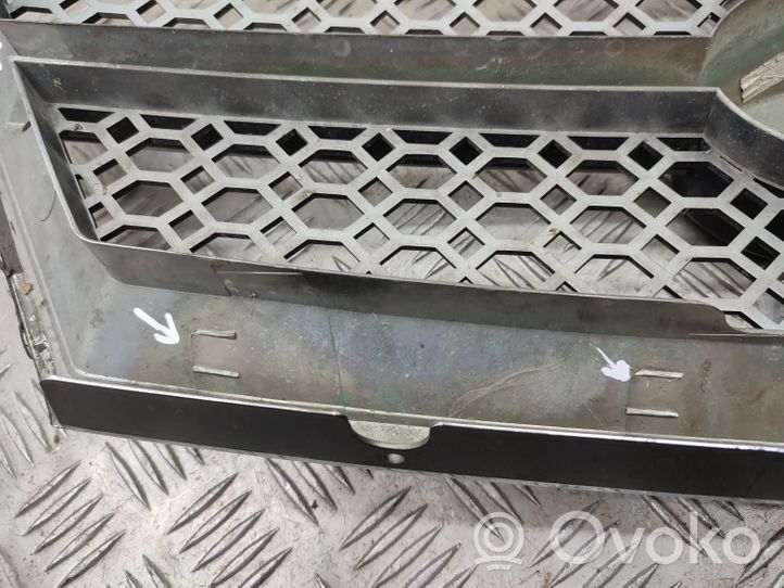 KIA Sorento Front bumper upper radiator grill 863503E020