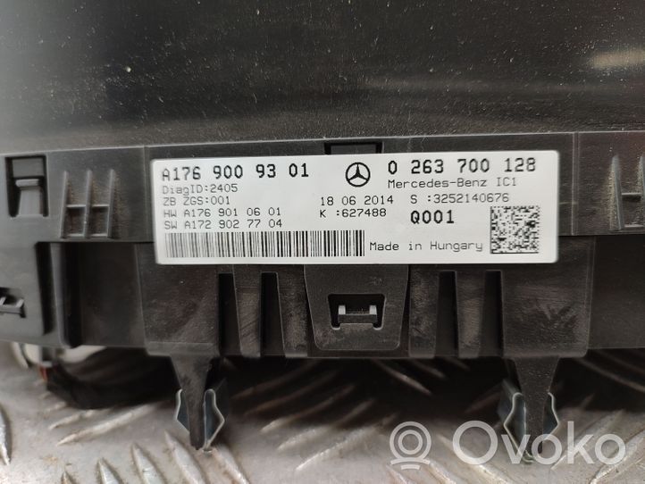 Mercedes-Benz A W176 Tachimetro (quadro strumenti) A1769009301