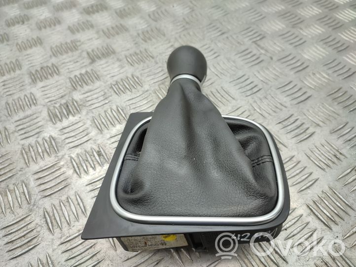 Volkswagen Golf VI Rivestimento in pelle/manopola della leva del cambio 5K0711113S