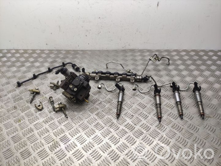 Nissan Qashqai+2 Set sistema iniezione carburante 0445115007