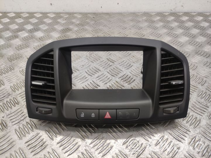 Opel Insignia A Radio/GPS head unit trim 13271927