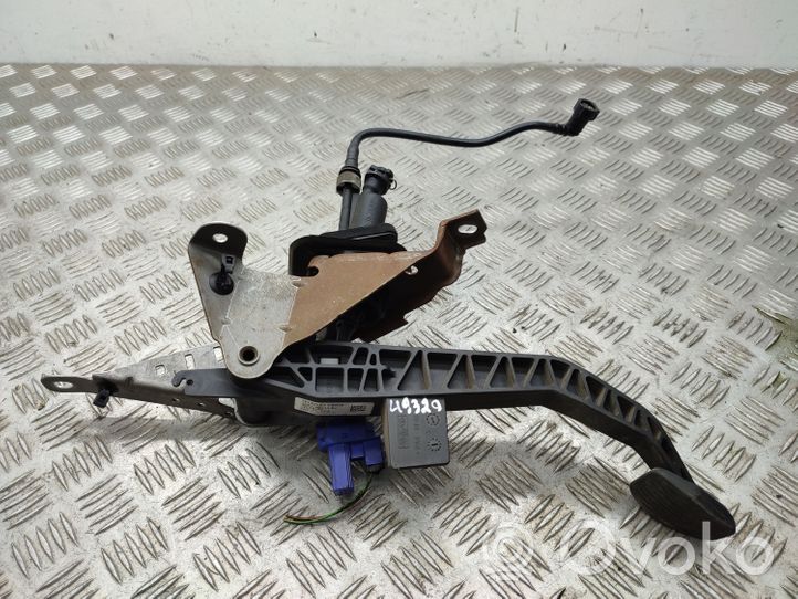 Volvo V50 Clutch pedal 30748399