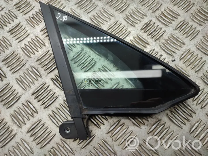 Volkswagen PASSAT B8 Front triangle window/glass 43R011026