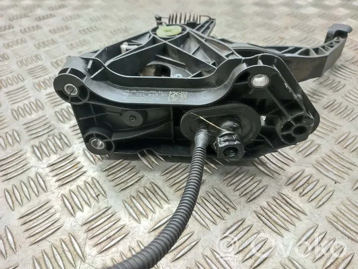 Volkswagen PASSAT B8 Clutch pedal 5Q0927810A