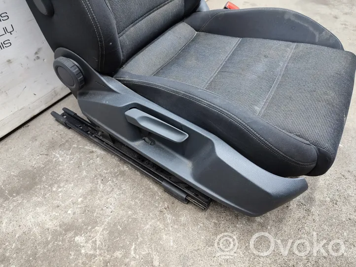 Volkswagen PASSAT B8 Priekinė keleivio sėdynė 
