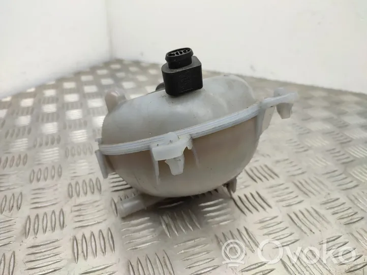 Volkswagen PASSAT B8 Coolant expansion tank/reservoir 5Q0121407G