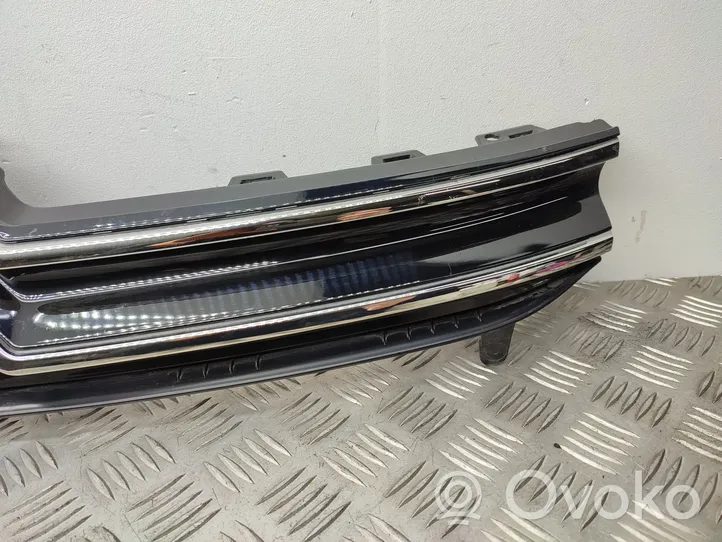 Citroen C4 Cactus Front bumper upper radiator grill 9824153277