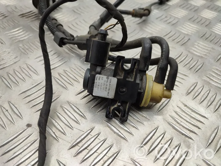 Volkswagen PASSAT B8 Solenoīda vārsts 04L131051F