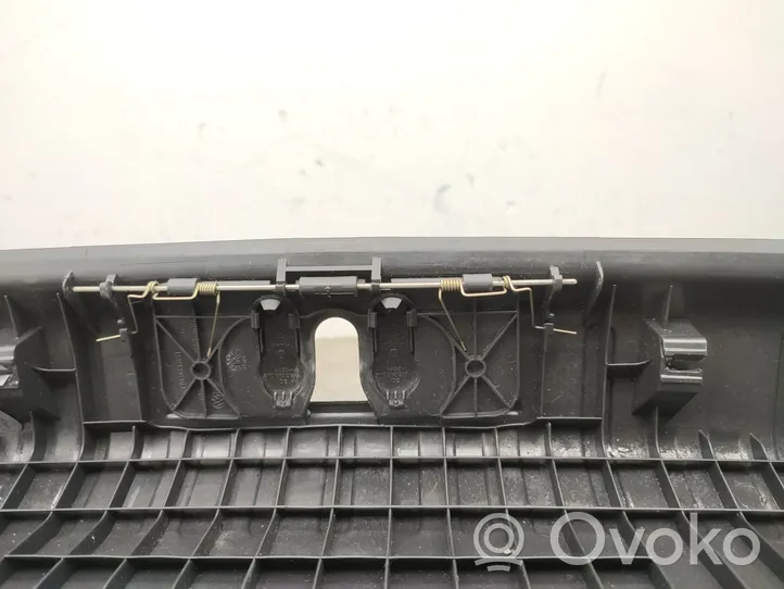 Volkswagen Tiguan Rivestimento di protezione sottoporta del bagagliaio/baule 5N0863459