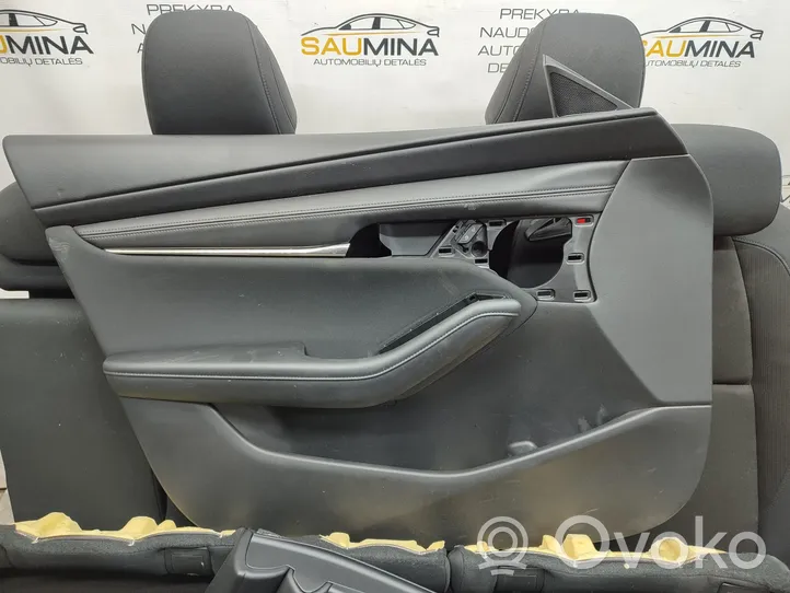 Mazda 3 Set di rivestimento sedili e portiere 