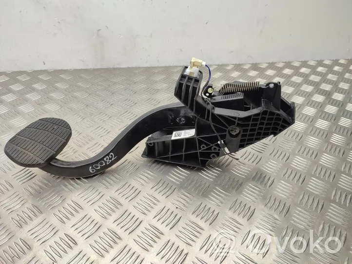 BMW 2 F45 Pedal de freno 6856596