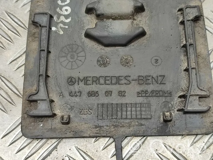 Mercedes-Benz Vito Viano W447 Etupyörän sisälokasuojat A4476860782