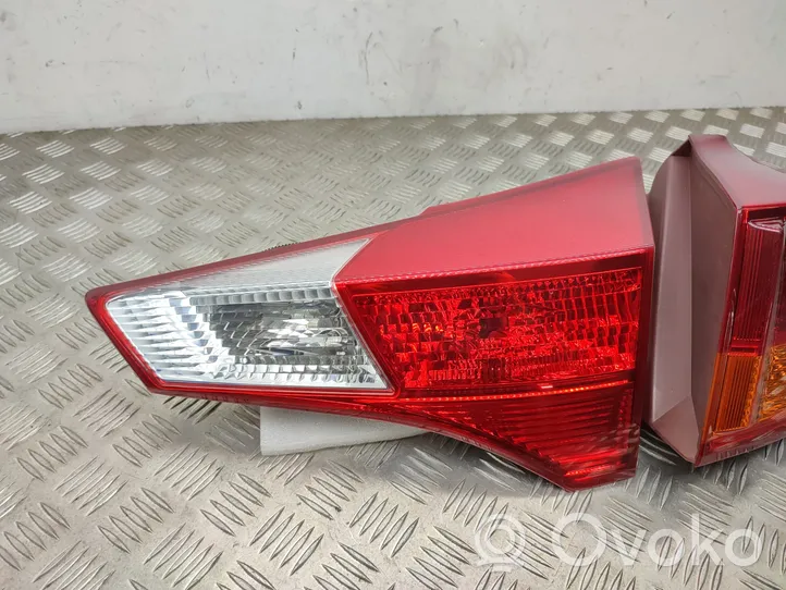 Toyota RAV 4 (XA40) Lampa tylna 