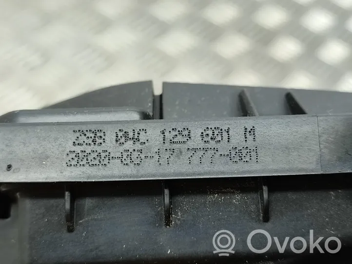 Volkswagen T-Cross Oro filtro dėžė 04C129620A