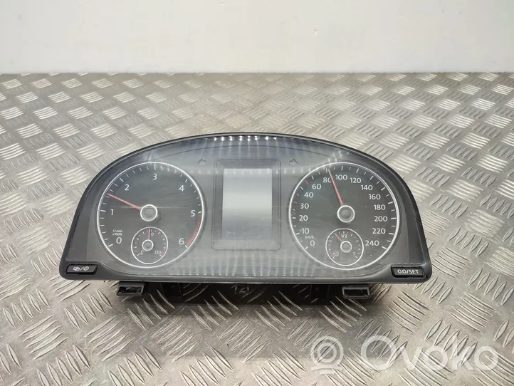 Volkswagen Caddy Speedometer (instrument cluster) 2K0920876A