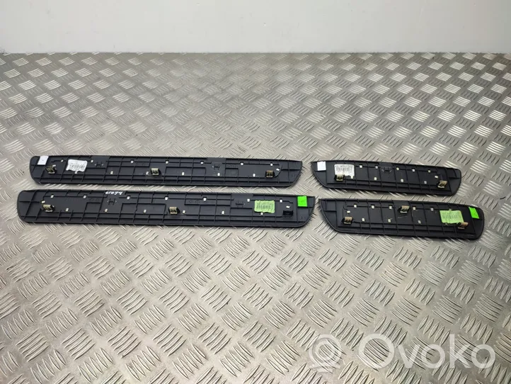 KIA Sportage Front sill trim cover 85878F1500