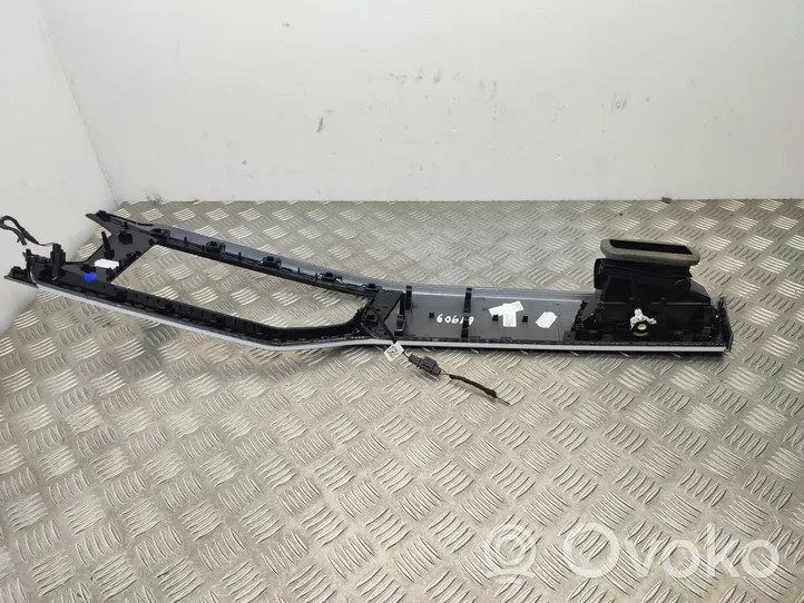 Volkswagen Taigo Rivestimento del pannello 2G2858417R