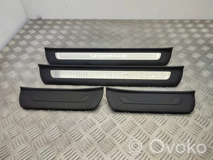 KIA Sportage Garniture marche-pieds avant 85888F1000