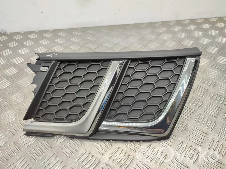 Suzuki Vitara (LY) Grille calandre supérieure de pare-chocs avant 7211160R0