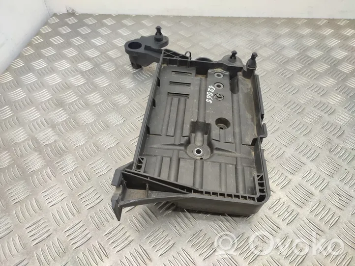 Skoda Octavia Mk3 (5E) Boîte de batterie 5Q0915321J