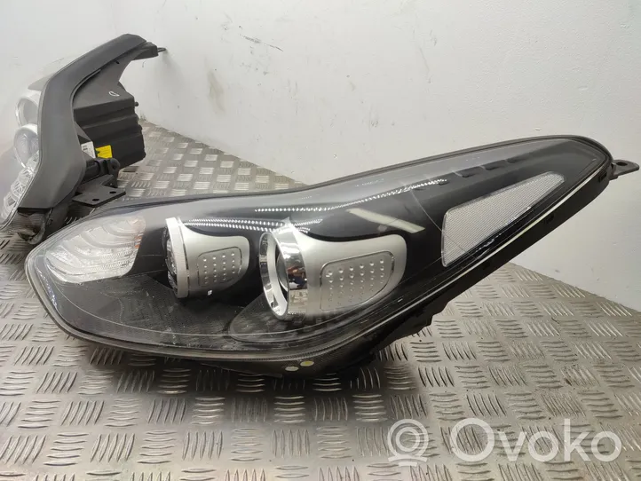 KIA Sportage Lampy przednie / Komplet 92101F1110