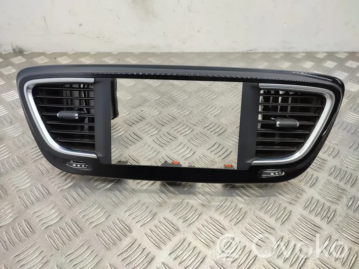 Chrysler Pacifica Centrālais gaisa ventilācijas režģis 3907232R0