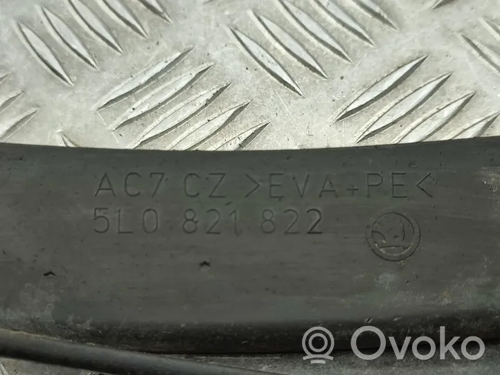 Skoda Yeti (5L) Chlpacze przednie 5L0821174