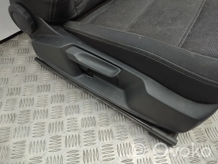 Volkswagen PASSAT B8 Front passenger seat 