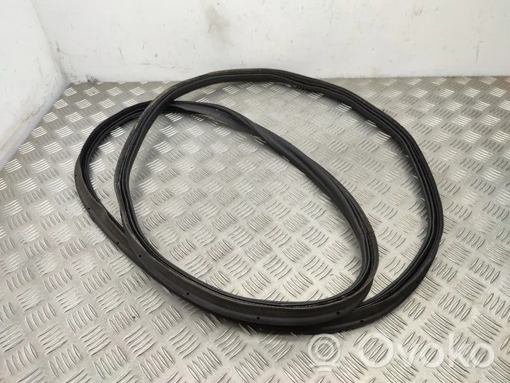 Volkswagen PASSAT B8 Trunk rubber seal (body) 