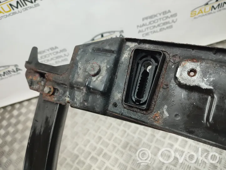 Citroen C4 II Picasso Apatinė dalis radiatorių panelės (televizoriaus) 8907638601