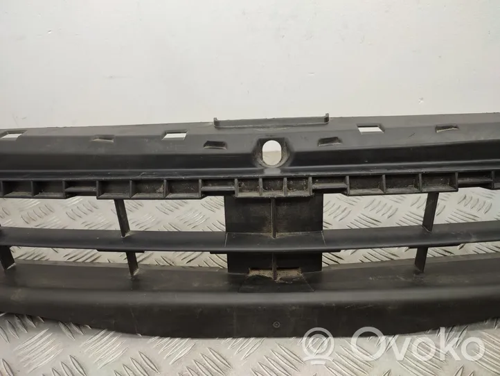 Opel Vivaro Support de montage de pare-chocs avant 620300101R