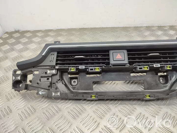 Audi A4 S4 B9 Griglia di ventilazione centrale cruscotto 8W1820902