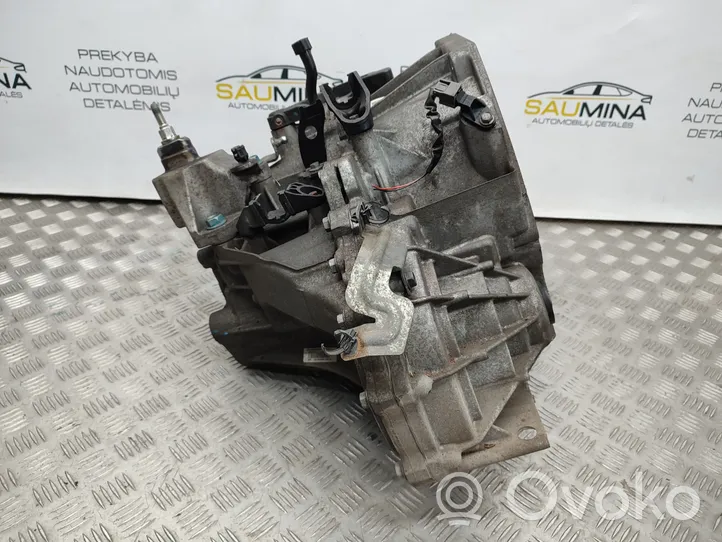 Nissan Qashqai Mechaninė 6 pavarų dėžė 320103660R