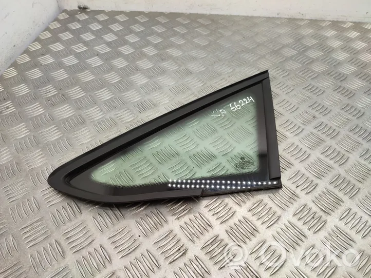 Volkswagen Golf Sportsvan Front triangle window/glass 43R011582