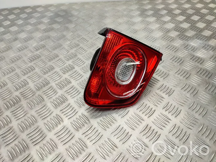 Volkswagen Tiguan Lampy tylnej klapy bagażnika 5N0945093B